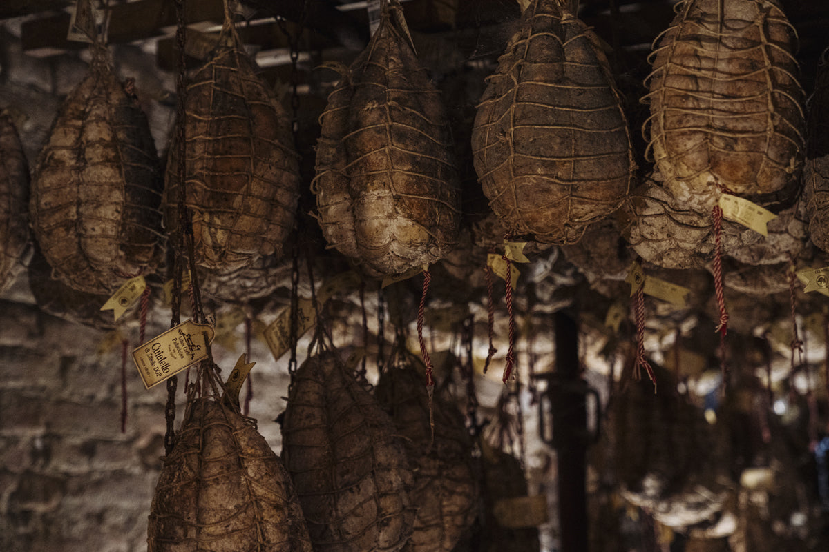 <h2>I gemelli diversi del gusto emiliano: il Culatello di Zibello e il Prosciutto di Parma<h2/>